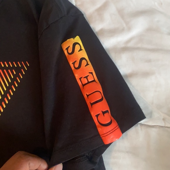 Guess Graphic Tshirt - Picture 3 of 3